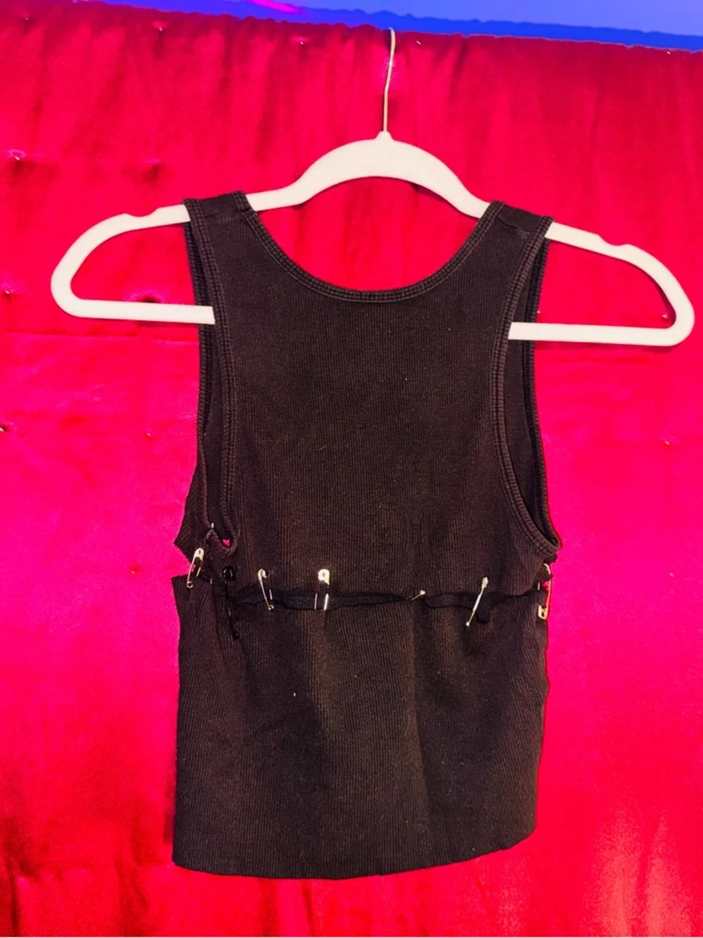 👑 Size Large “S e x” Bitten by Sarah Jessica Parker Black Ribbed Tank - Picture 4 of 7